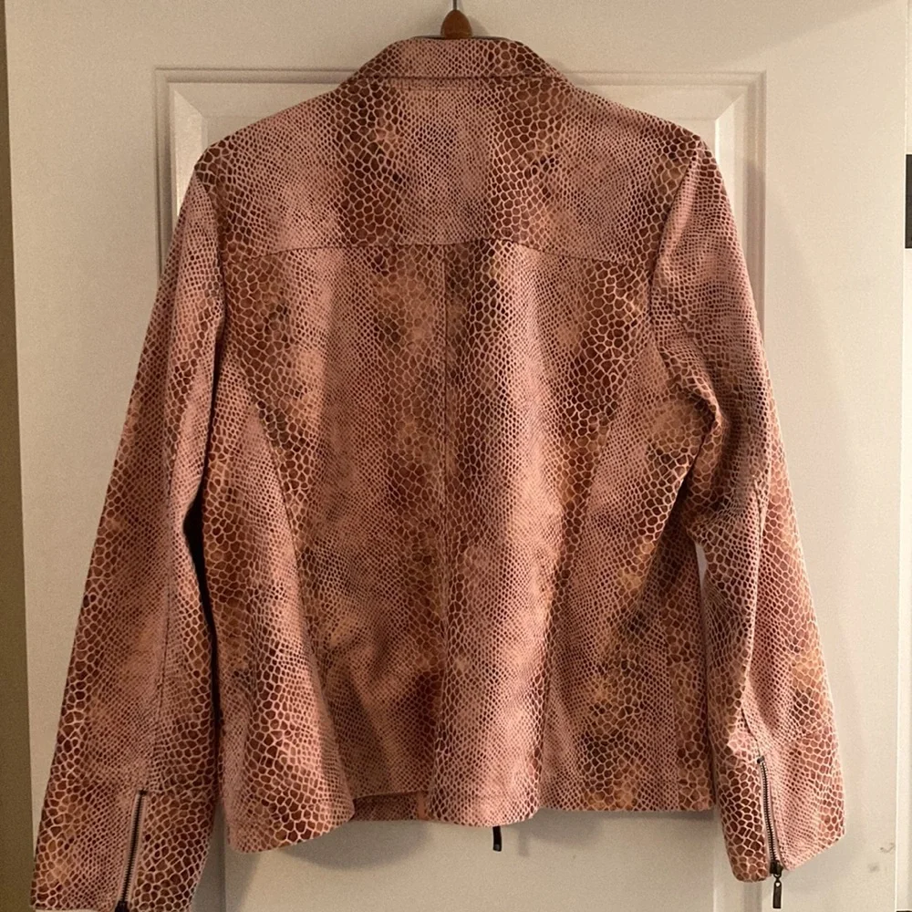 Women’s Dialogue jacket sz L zip front bomber style snake print pinks & tan - Picture 3 of 4